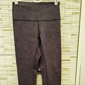 Lululemon purple speckle wunder under 6